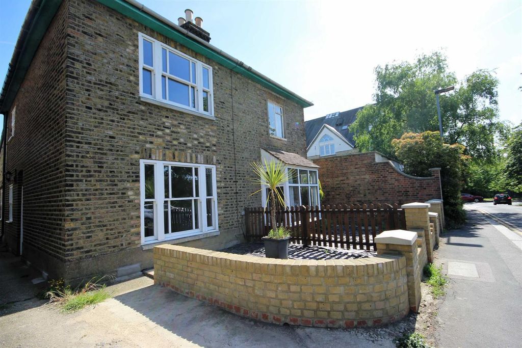 Property photo 1 of 20