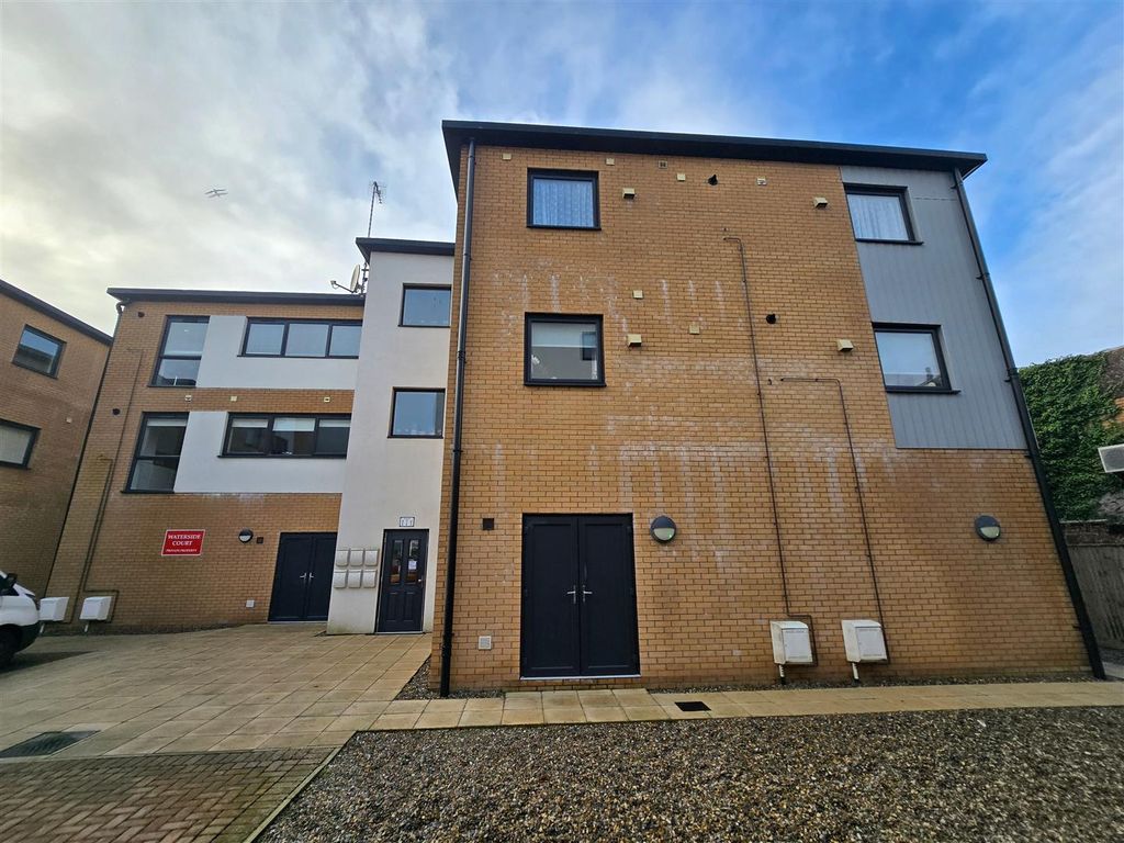 Property photo 1 of 11 Front