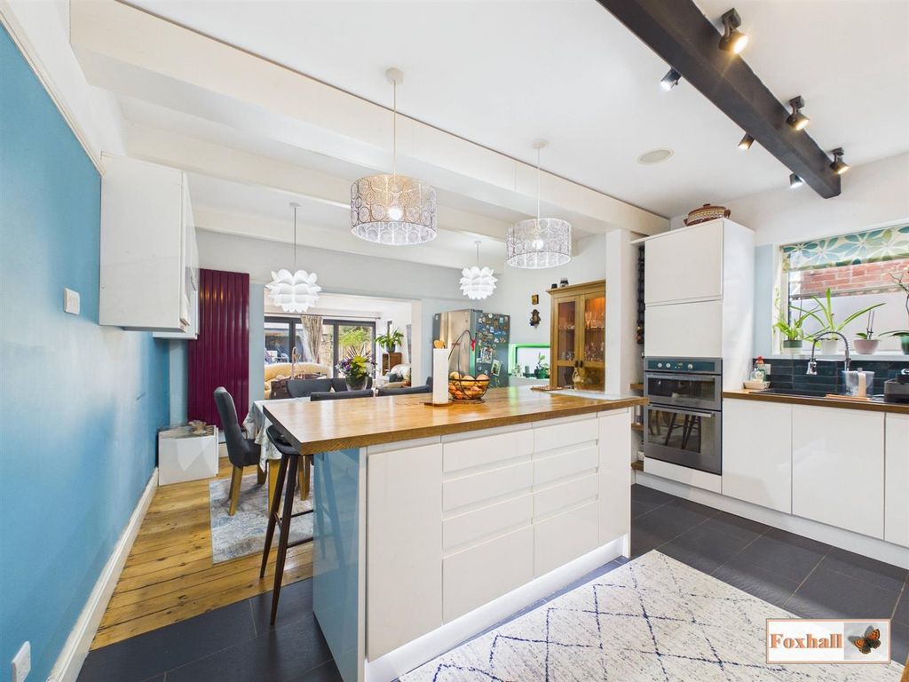 Property photo 2 of 24 Kitchen