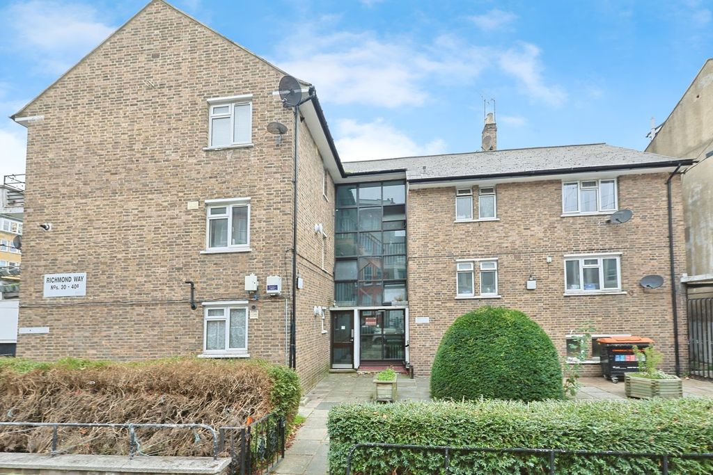 Property photo 1 of 12