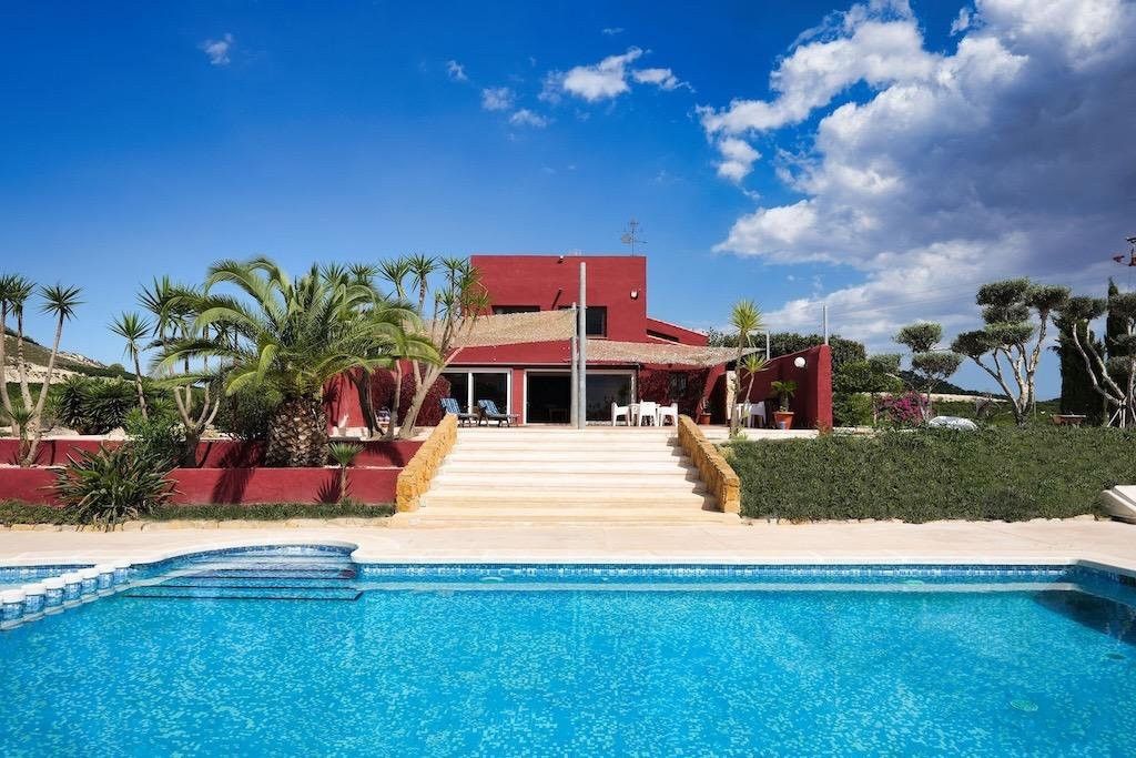 Property photo 1 of 45