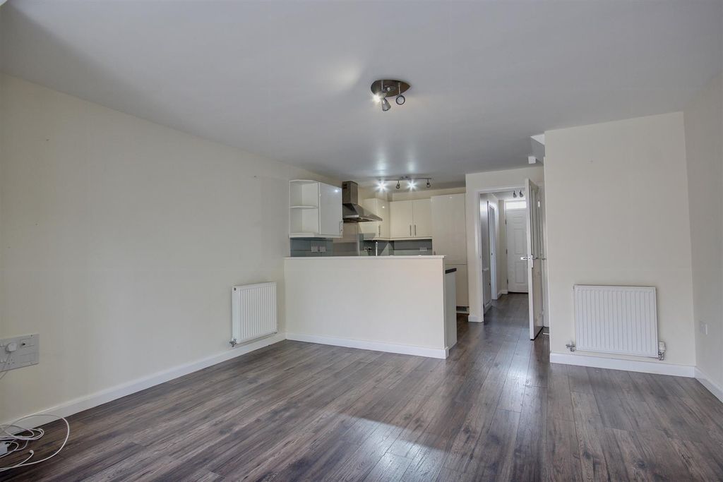 Property photo 3 of 13 Newman Avenue (12).Jpg