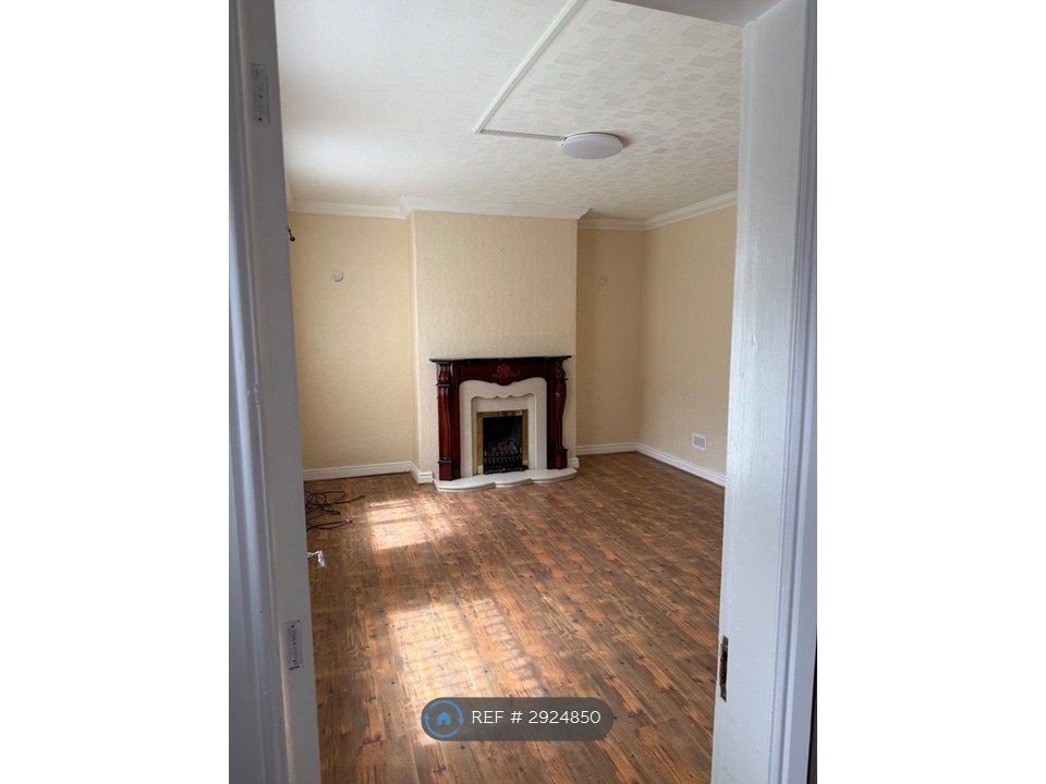 Property photo 2 of 27