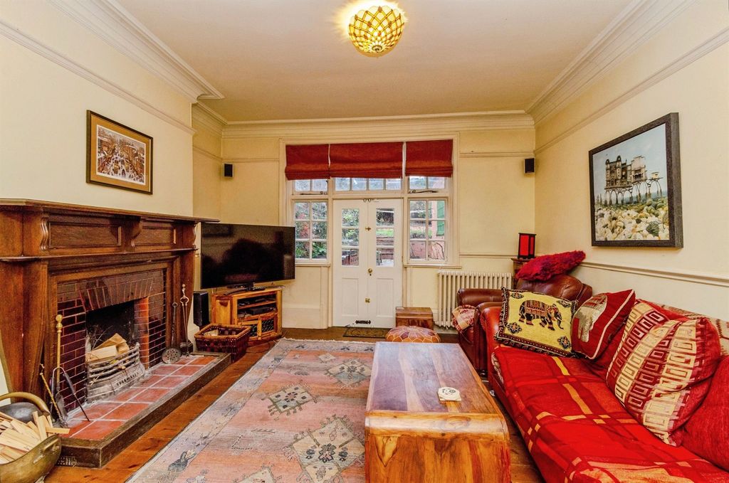 Property photo 3 of 25