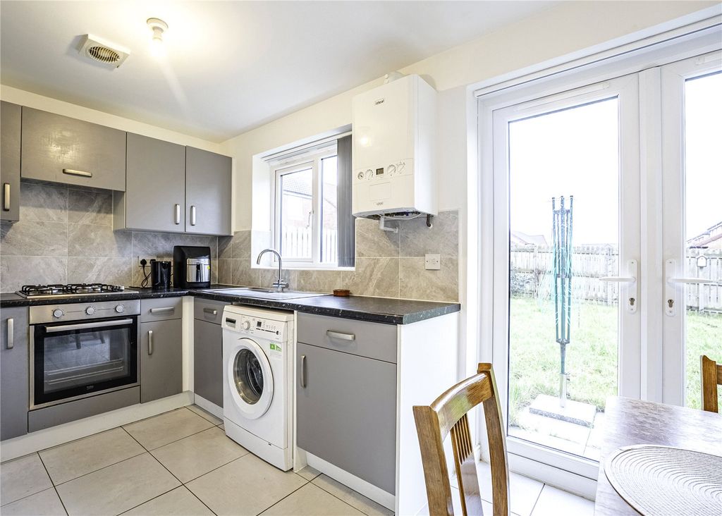 Property photo 2 of 14 Picture No. 11