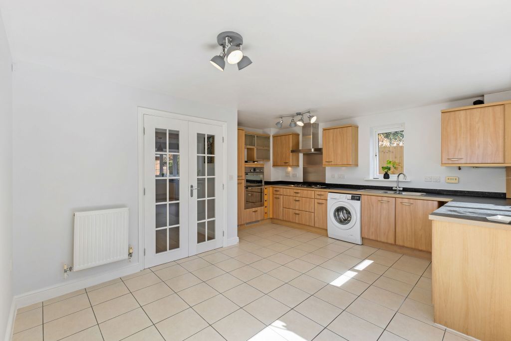 Property photo 3 of 14 Kitchen