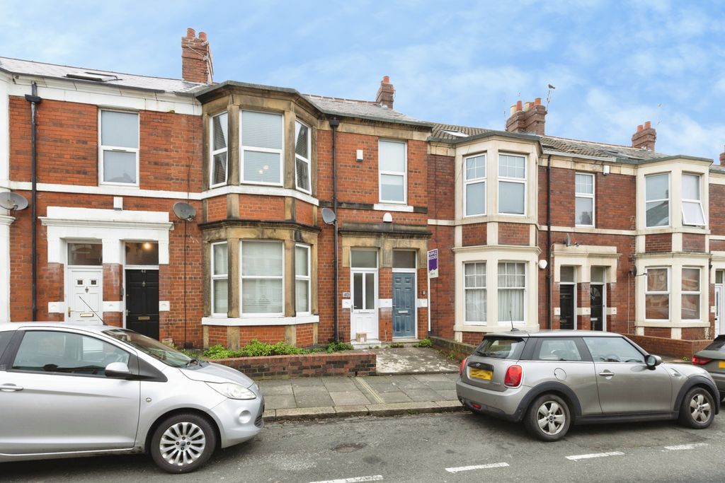 Property photo 1 of 15 Front View