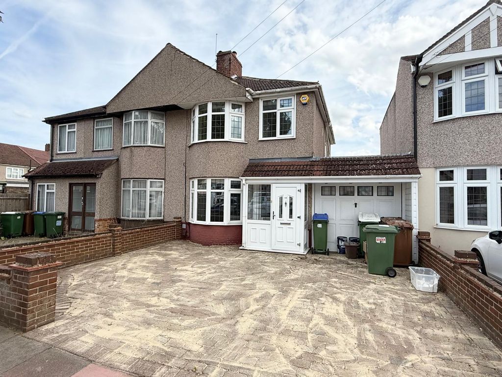 Property photo 1 of 17 Photo 13