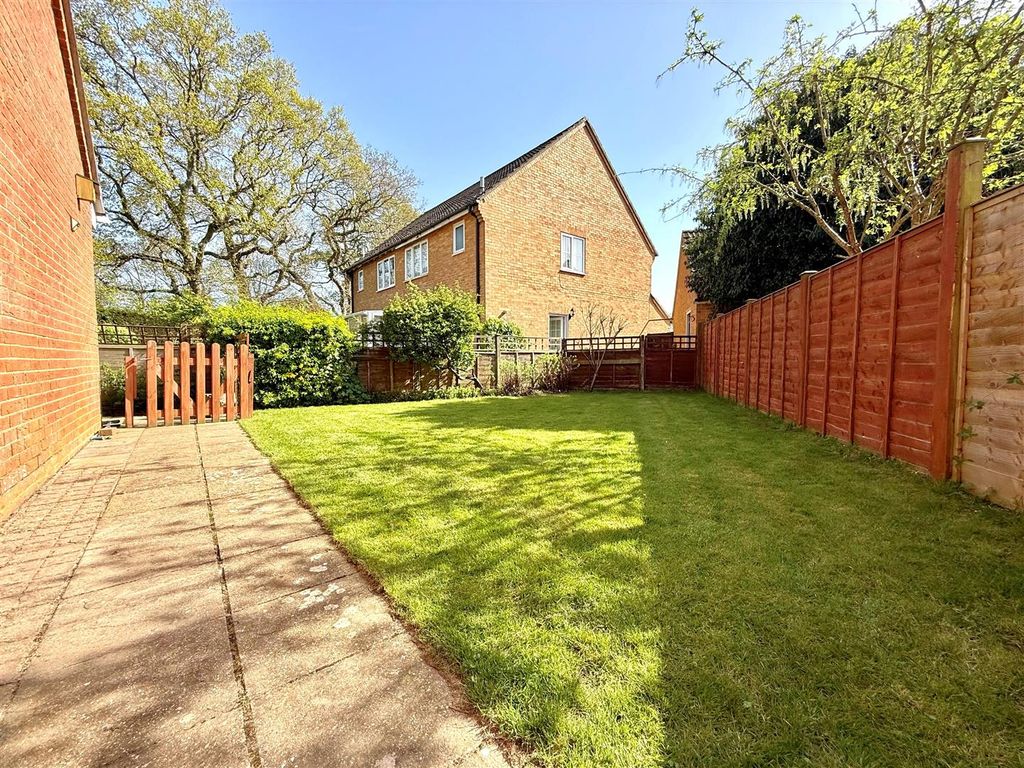 Property photo 3 of 18 Garden 4.Jpg