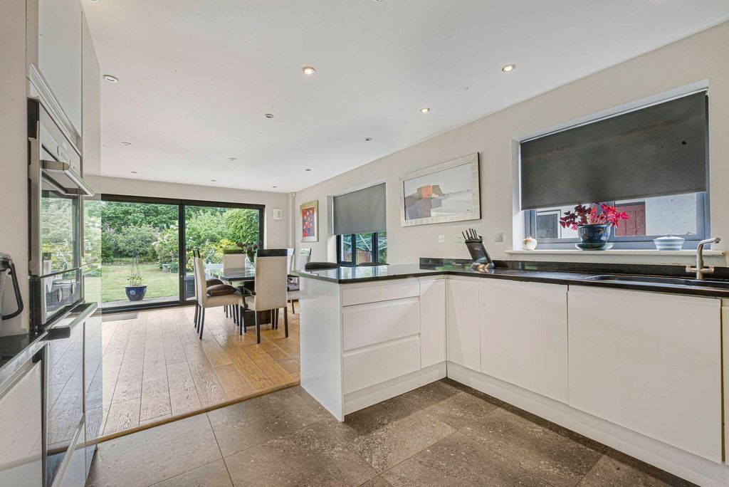 Property photo 1 of 17 Kitchen