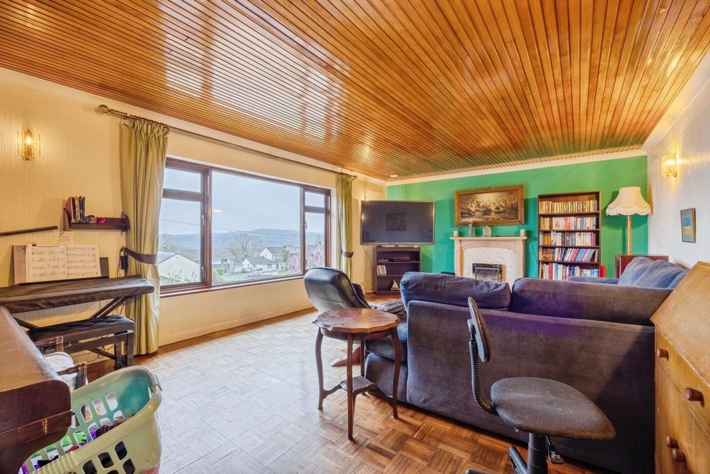 Property photo 3 of 18 Pbox-Img.Jpg