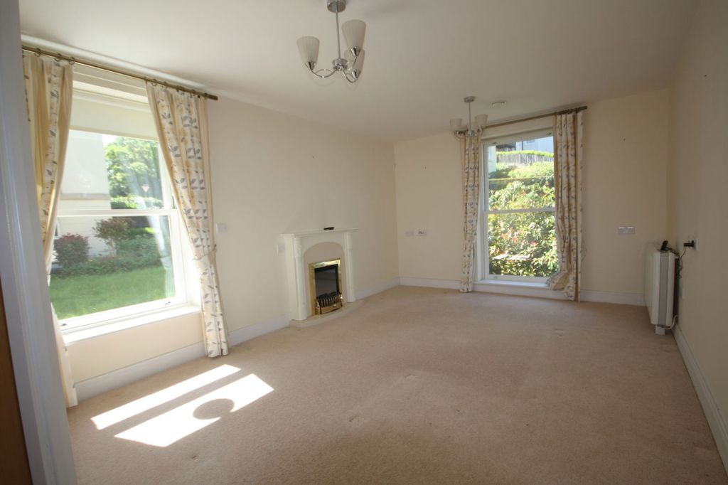 Property photo 2 of 7