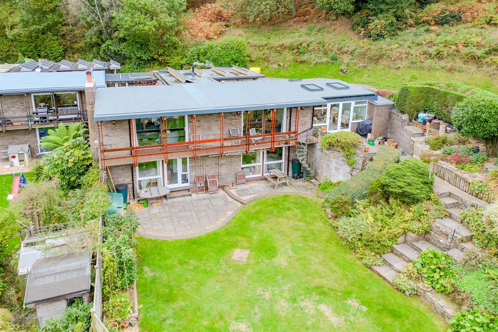 Property photo 1 of 35