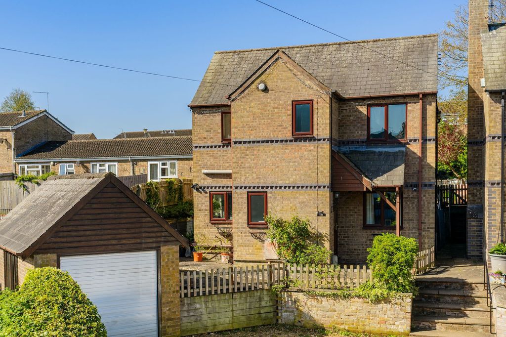 Property photo 1 of 33