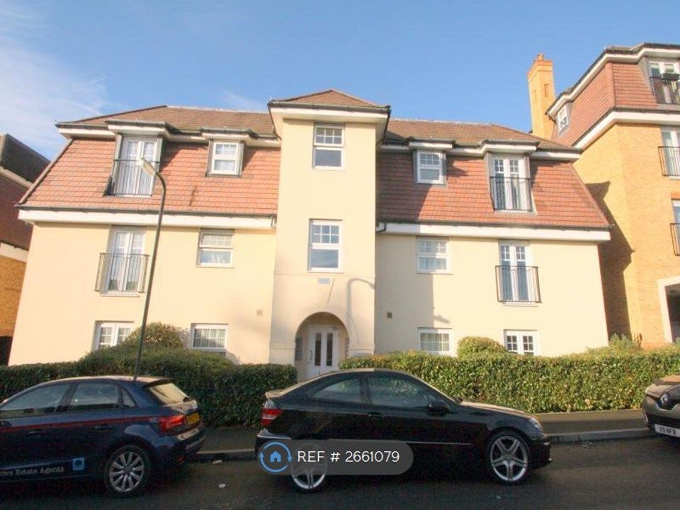 Property photo 1 of 8 Enterance