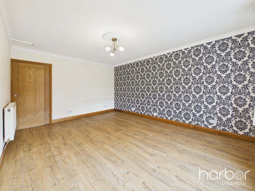 Property photo 3 of 18 5066907