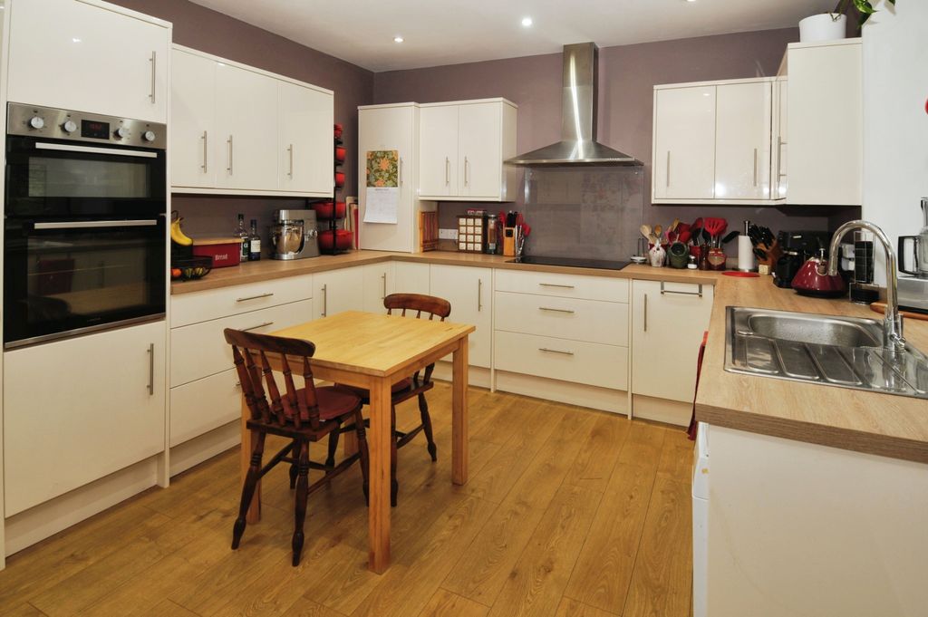 Property photo 3 of 23 Photography