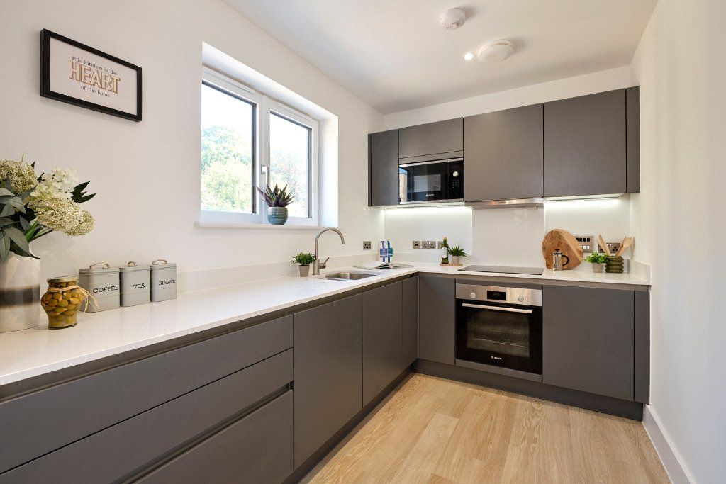 Property photo 2 of 8 Kitchen