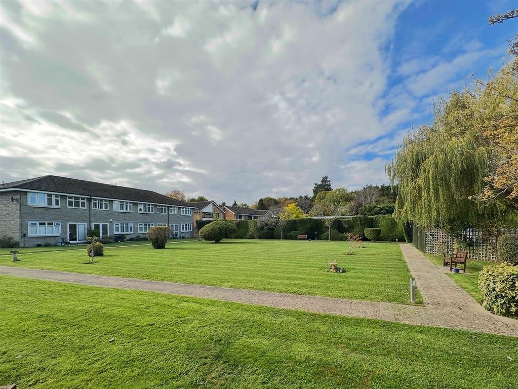 Property photo 2 of 8