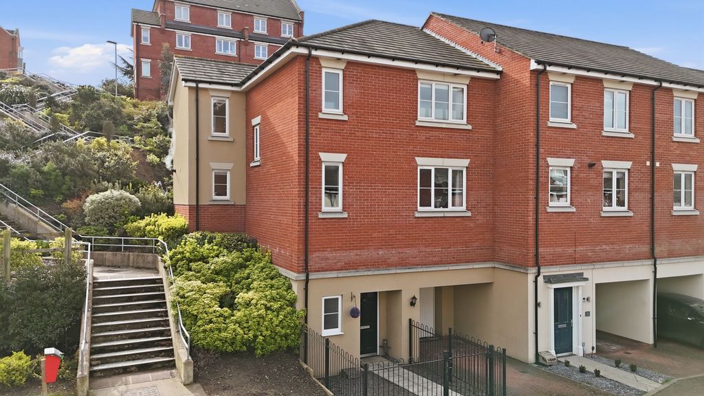 Property photo 1 of 30