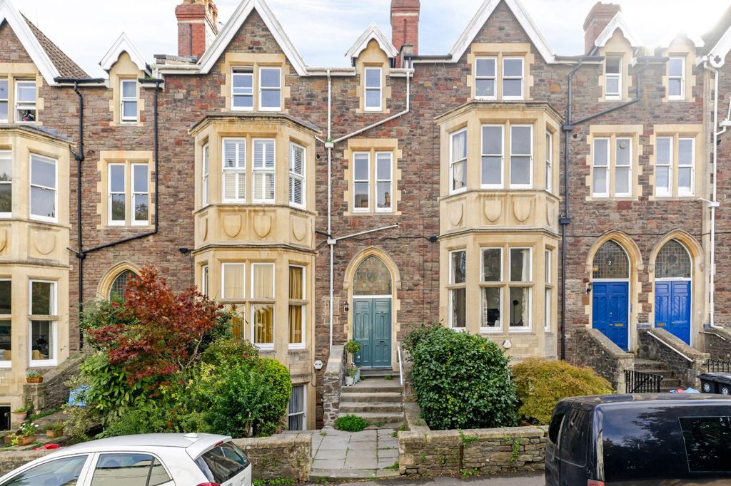 Property photo 1 of 19 Picture No. 05