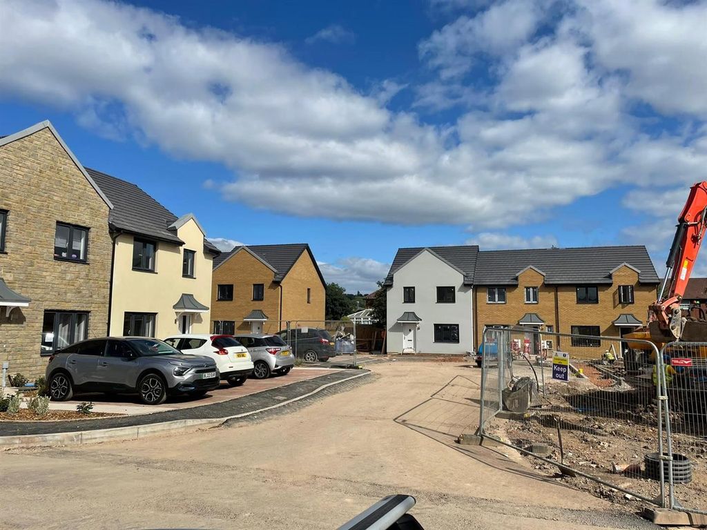 Property photo 1 of 8 Orb Drive 4.Jpg