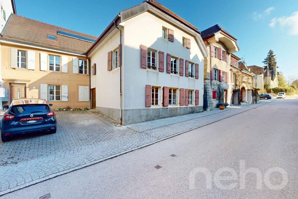 Property photo 2 of 13
