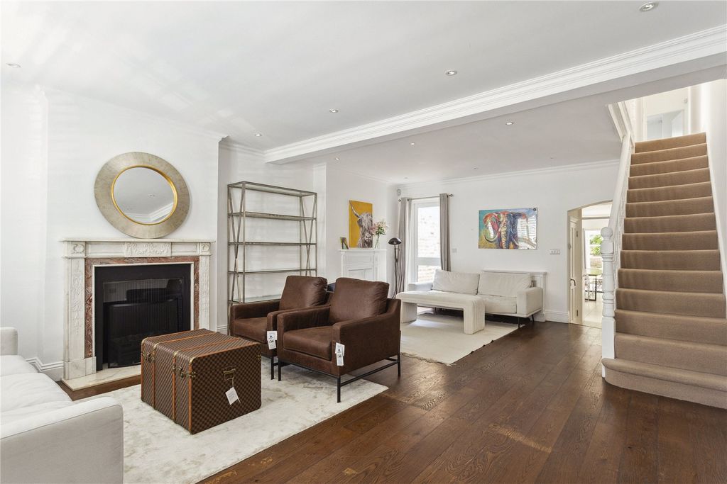 Property photo 3 of 7 Reception