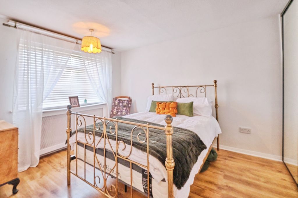 Property photo 3 of 19 Pbox-Img.Jpg