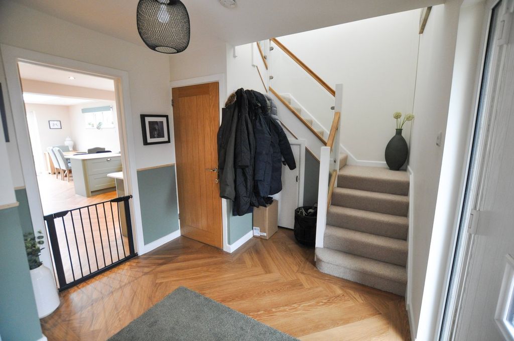 Property photo 2 of 29