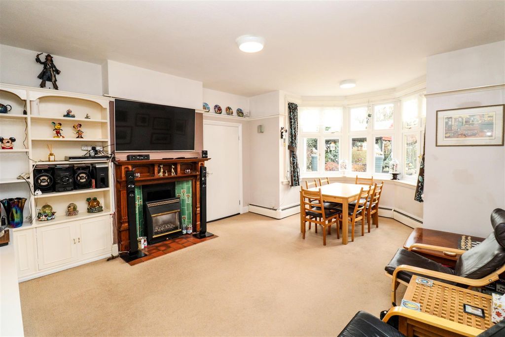 Property photo 3 of 27 Dining Room