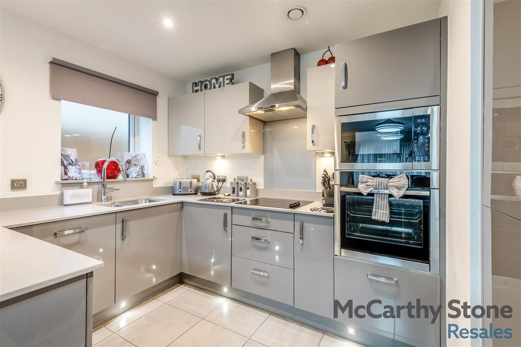 Property photo 2 of 28 8667013-Interior09.Jpg