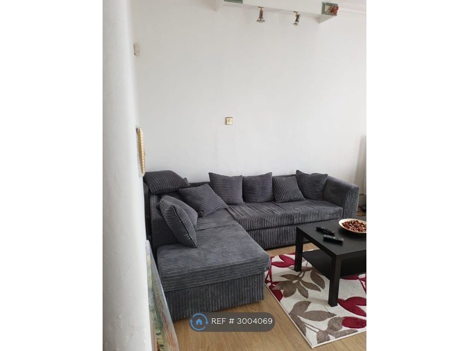 Property photo 2 of 14 Living Room