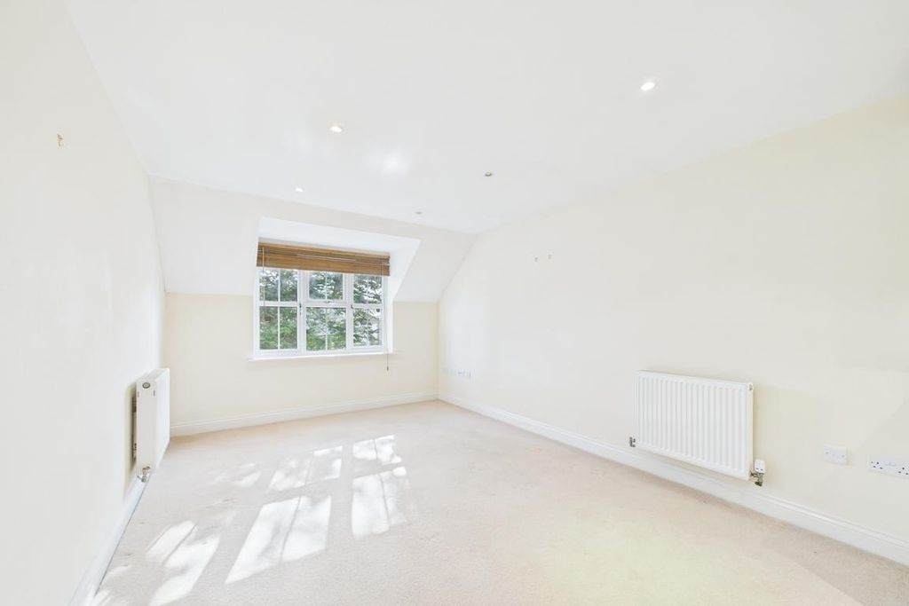 Property photo 2 of 10 Cam01894G0-Pr0159-Still002.Jpg