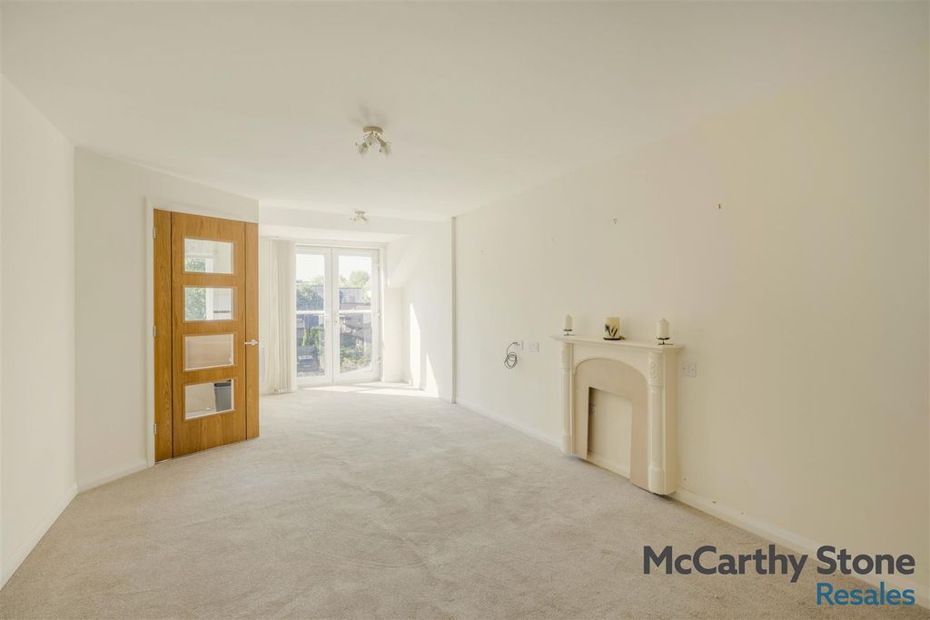 Property photo 2 of 20 8688407-Interior11.Jpg