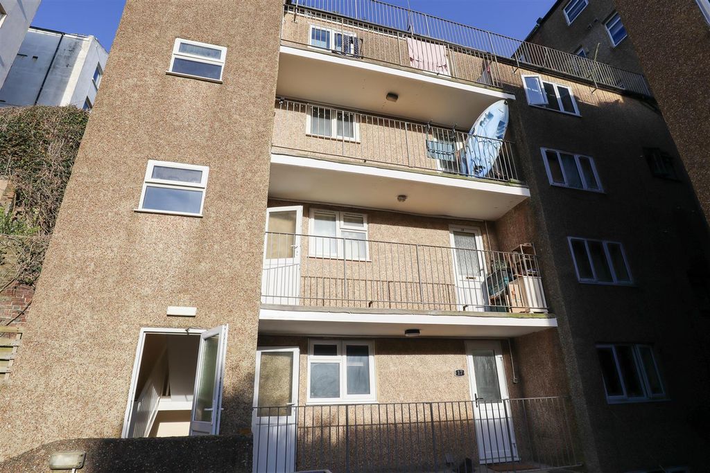 Property photo 3 of 8 Balcony