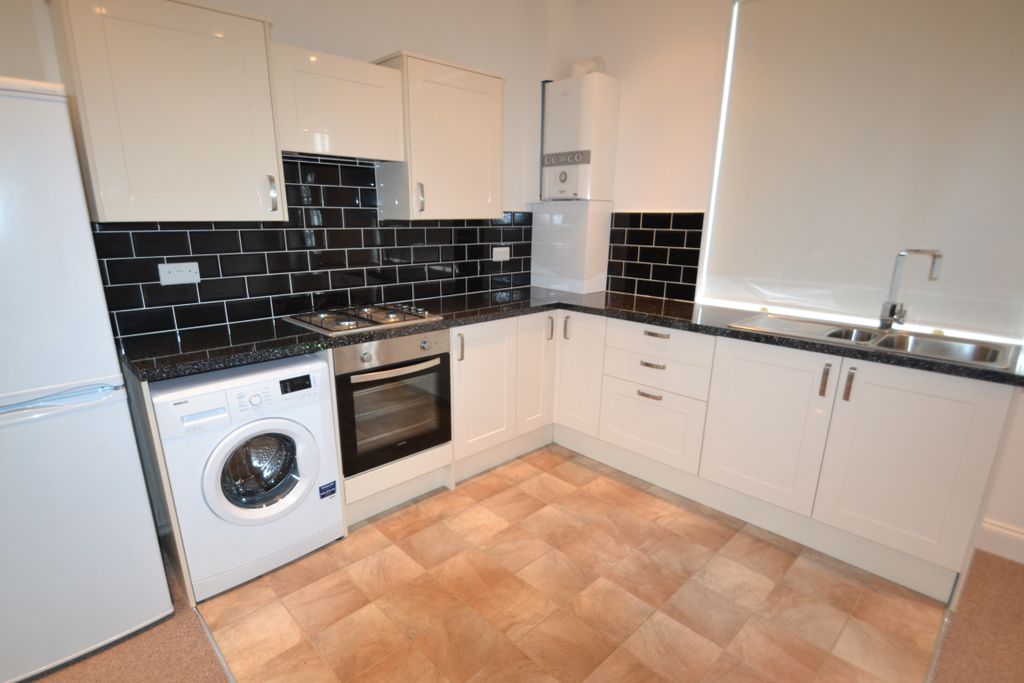 Property photo 2 of 8 Kitchen