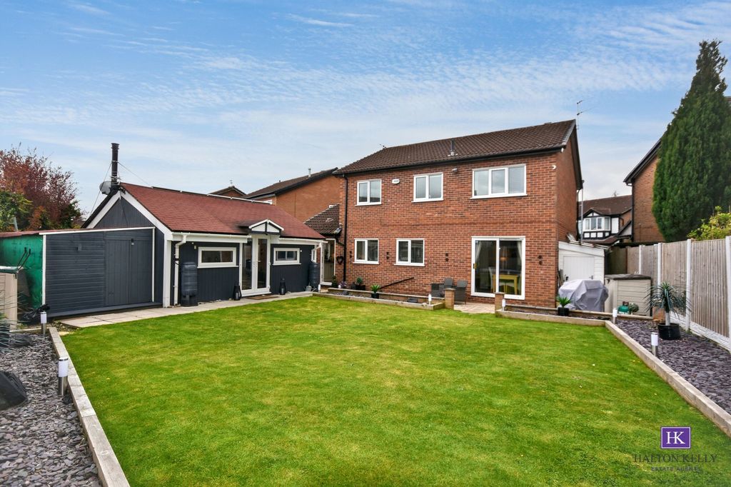 Property photo 1 of 37