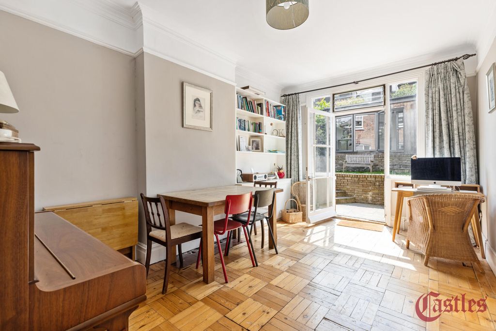 Property photo 3 of 16 Dining Room