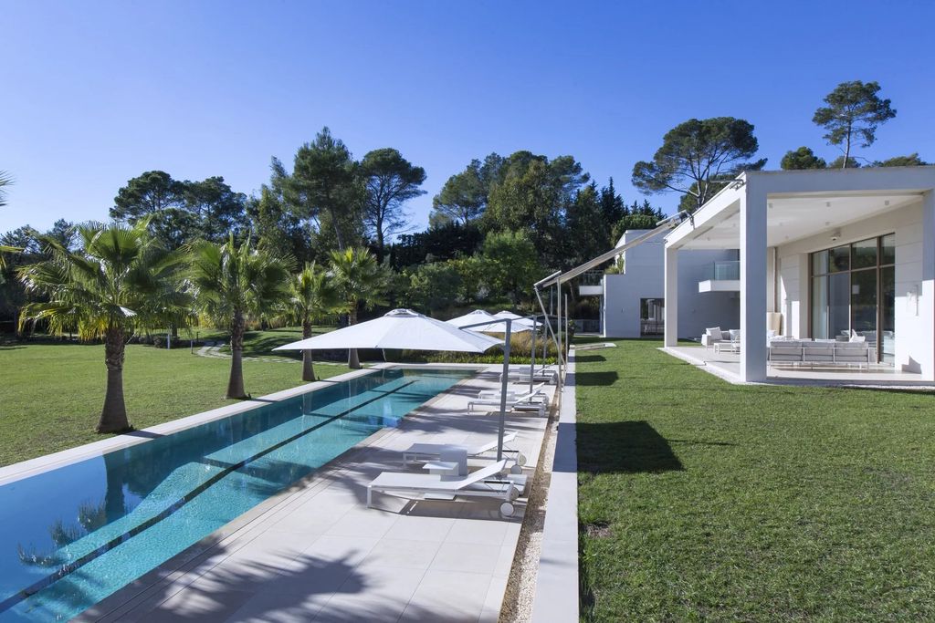 Property photo 2 of 36