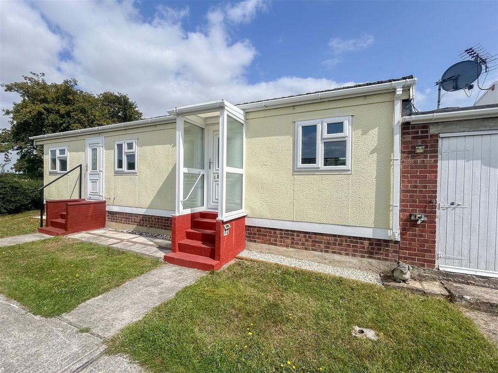 Property photo 1 of 10 Outside