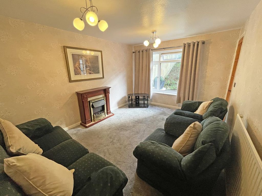 Property photo 3 of 16 Tailyour Road 180 - Lounge 2.Jpg