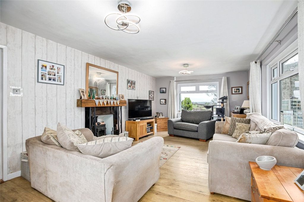 Property photo 2 of 63 Picture No. 23