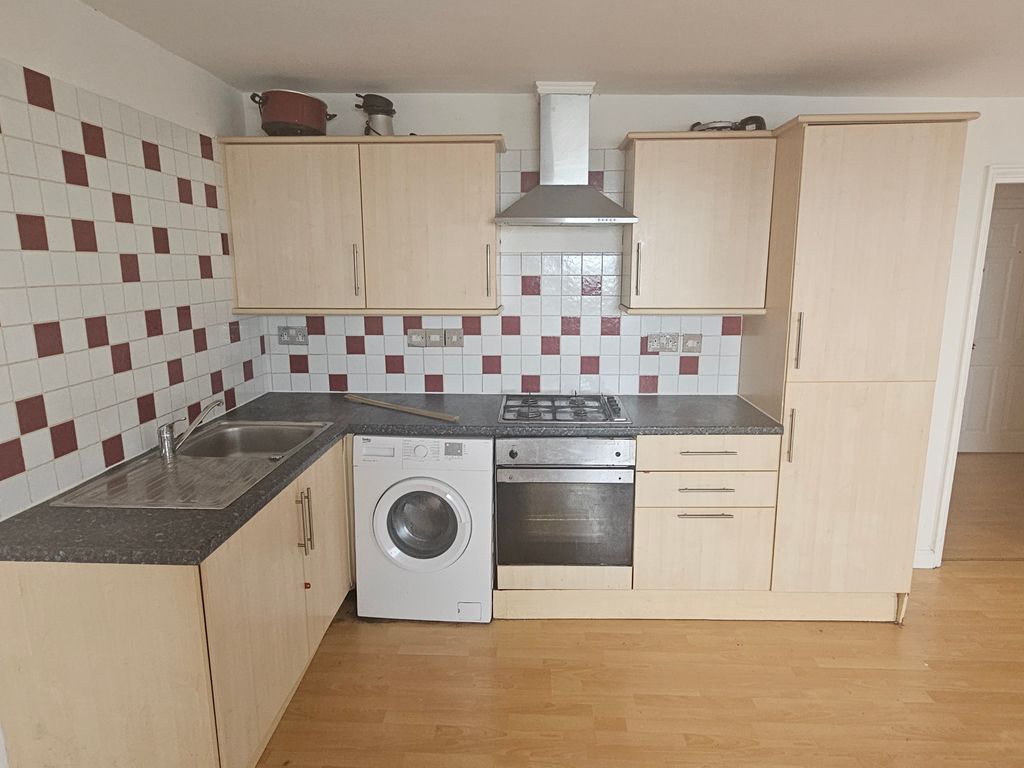 Property photo 2 of 7 Kitchen