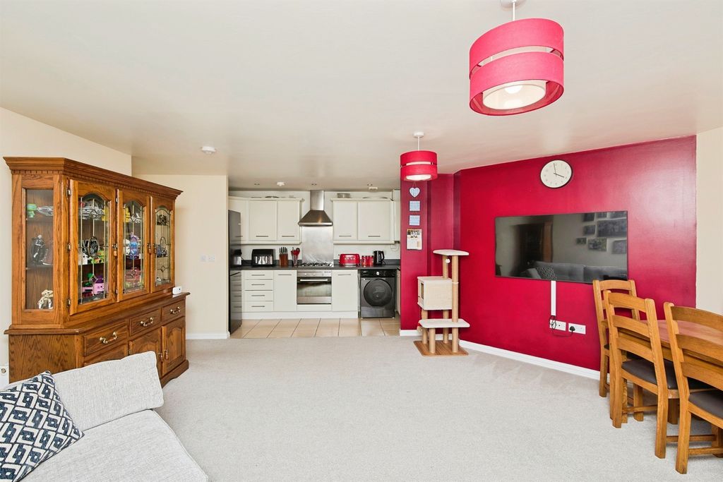Property photo 2 of 19