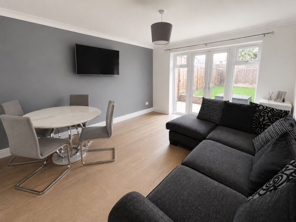 Property photo 2 of 9 5226203