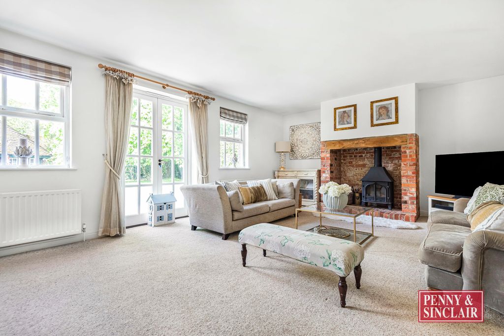 Property photo 2 of 16 Photo 02