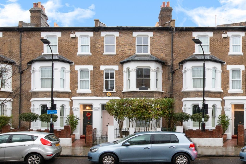 Property photo 2 of 19