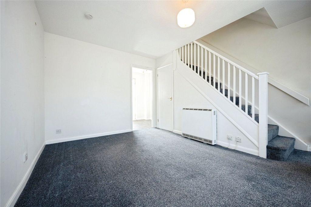 Property photo 2 of 15 Picture No. 12