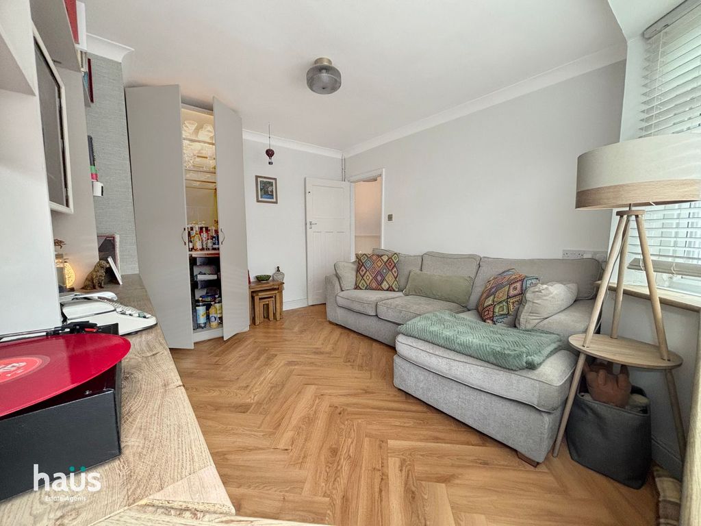 Property photo 3 of 15